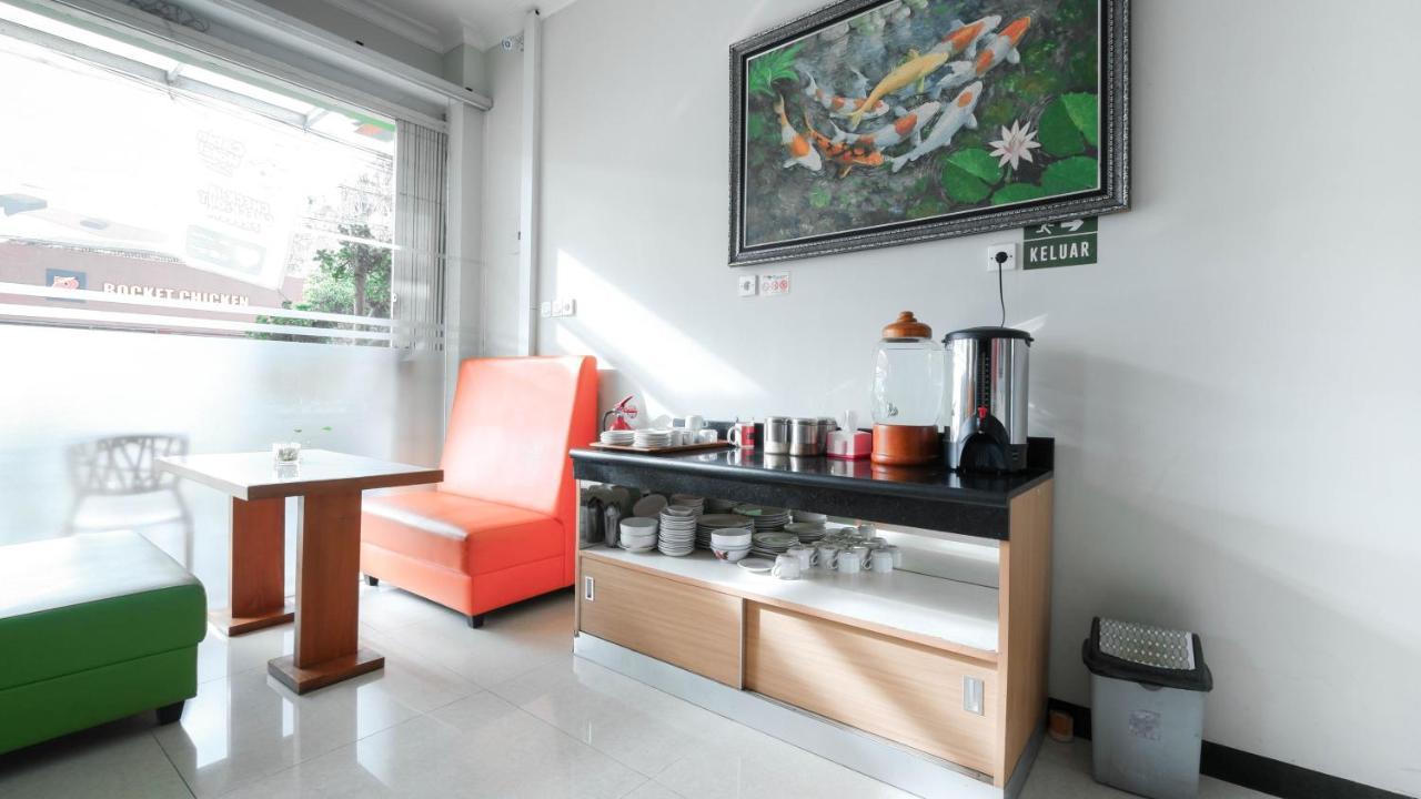 Cabin Hotel Sutomo Yogyakarta Exterior photo